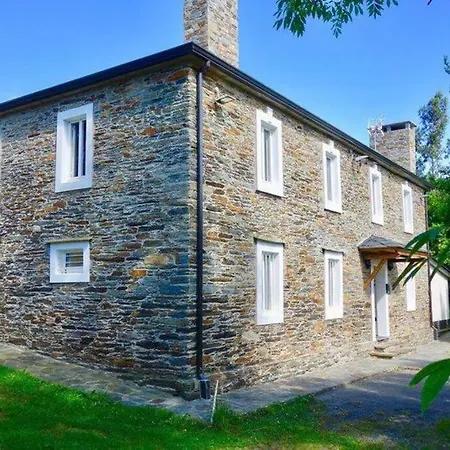 Casa La Falca En Ortigueira. Willa Santa Marta de Ortigueira